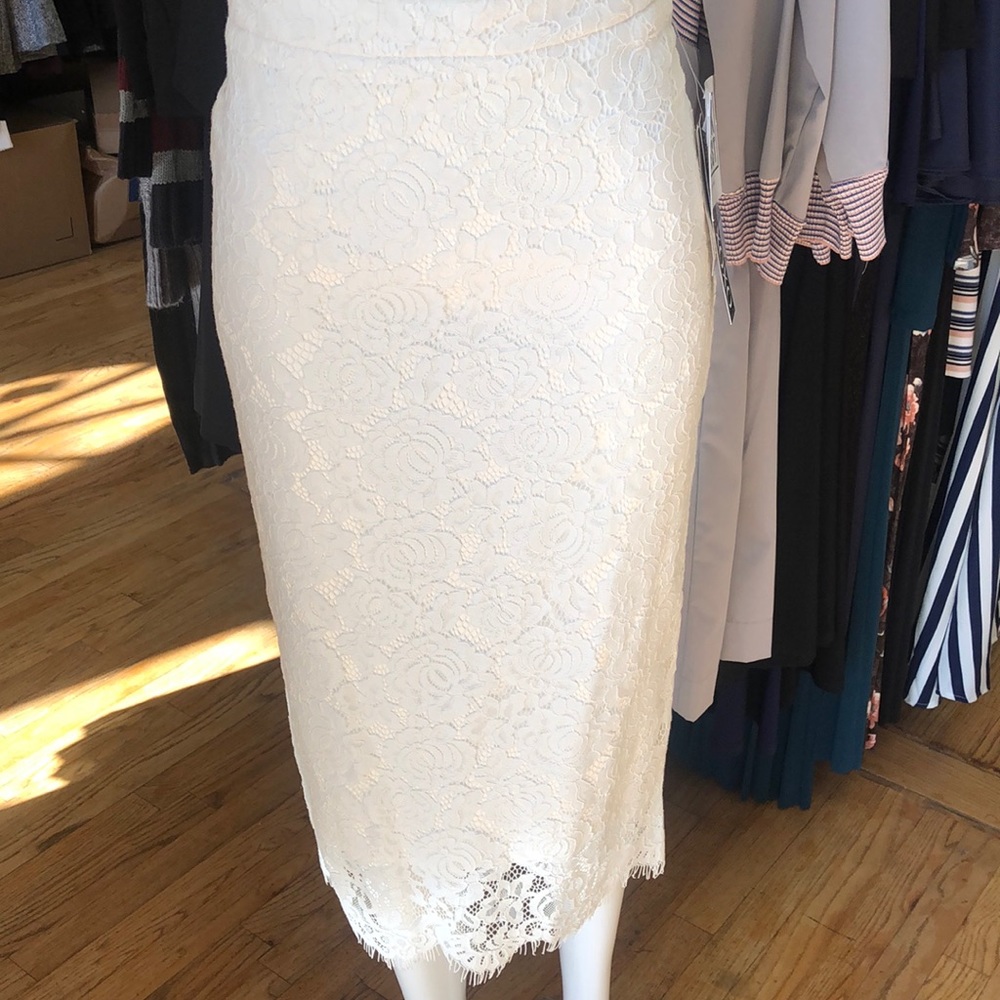 White lace pencil skirt